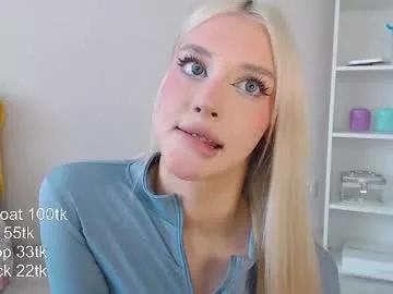 vickyfuckingdoll on Chaturbate