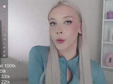 vickyfuckingdoll on Chaturbate