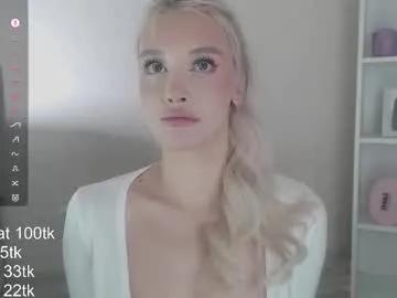 vickyfuckingdoll on Chaturbate