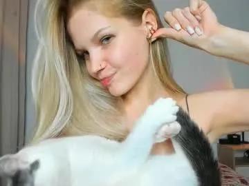 xloe_queen on Chaturbate