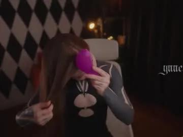 Private ynnenbrynn on Chaturbate