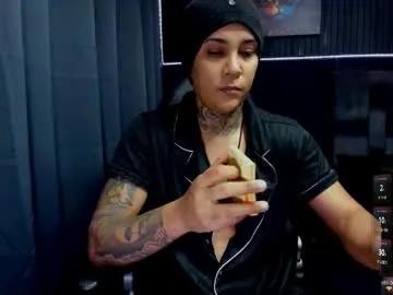 zhoestrong on Chaturbate