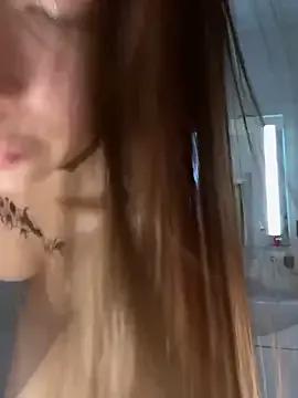 -SweetDi- on StripChat