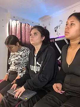 1lovelygirls on StripChat