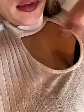 69Laura696 on StripChat