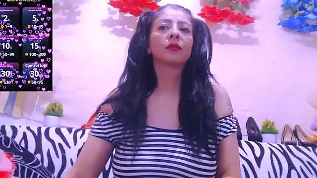 _magic_smile_11 on StripChat