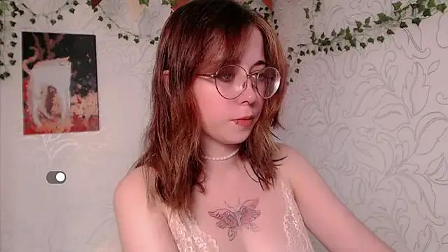 Freechat _miraclecattt_ on StripChat