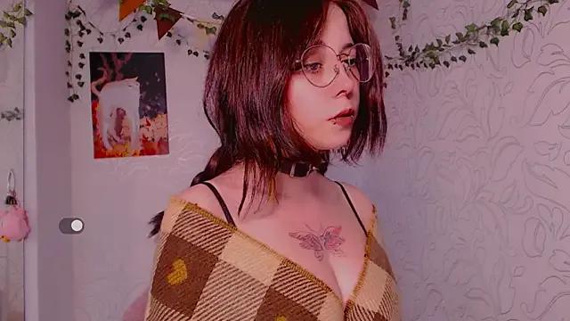 Freechat _miraclecattt_ on StripChat