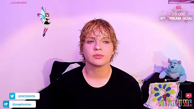 adam_angelssss on StripChat