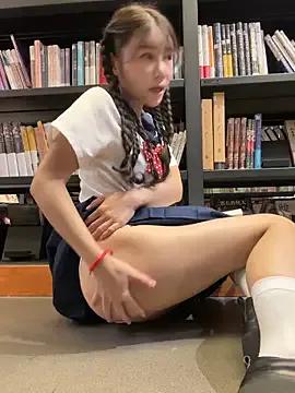 Adora188 on StripChat