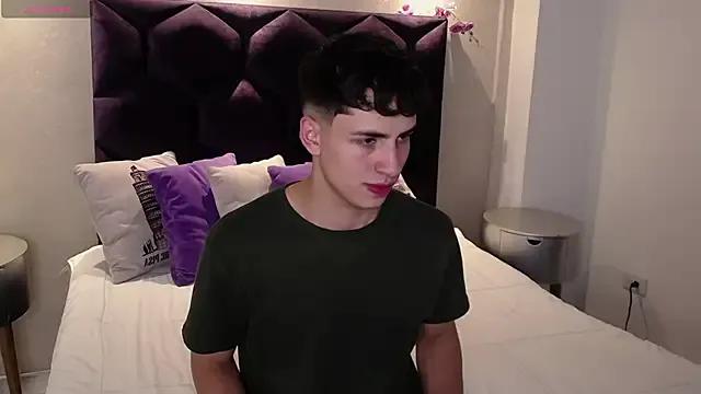 Freechat AdrianRinaldi on StripChat