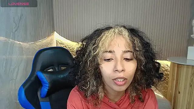 Agnis_ink_r on StripChat