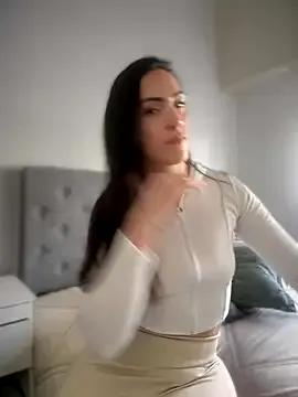 alessandra-a on StripChat