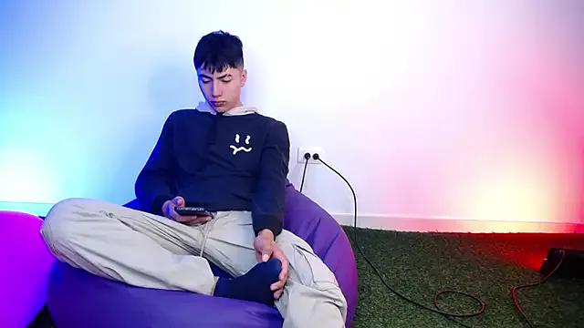 AlexanderCollman on StripChat