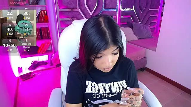 Freechat AliceWalker_11 on StripChat