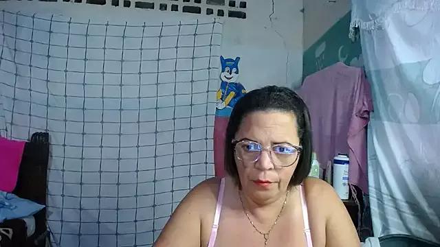 alina_maturehot on StripChat