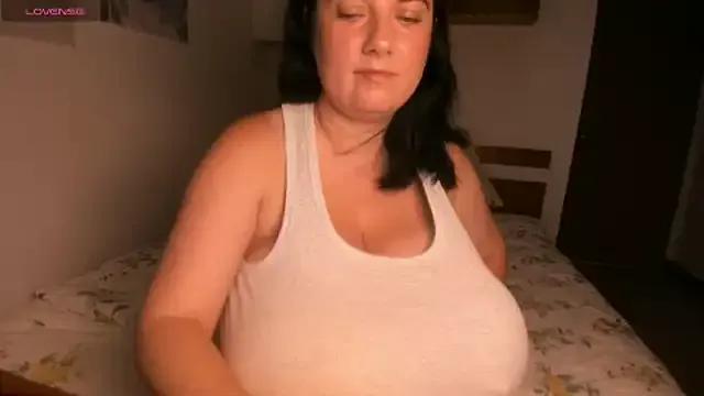 alisiaparril — Fully naked in free chat !  boobs out