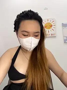 Almira6868 on StripChat