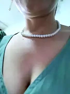 Alysson-- on StripChat