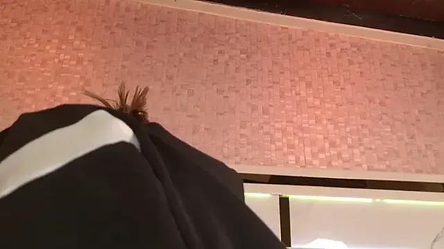 Freechat ambar_rosse25 on StripChat