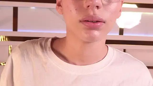 Freechat ambar_rosse25 on StripChat