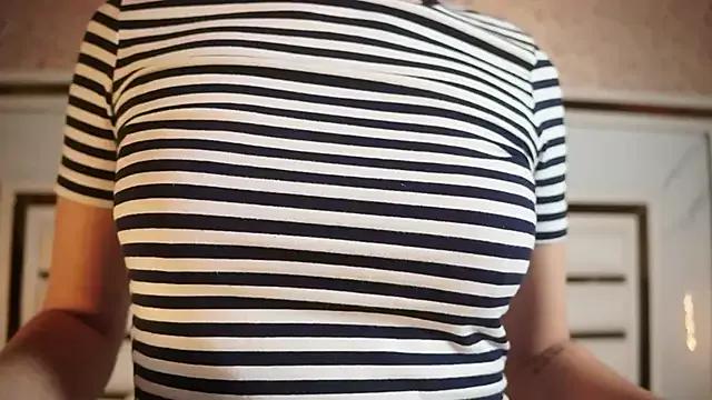 Freechat ambar_rosse25 on StripChat