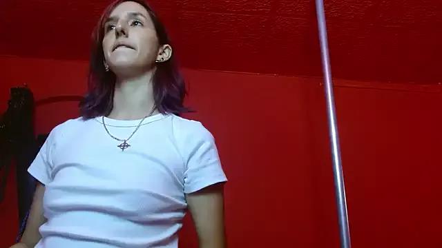 Private Ambar_Roux_ on StripChat