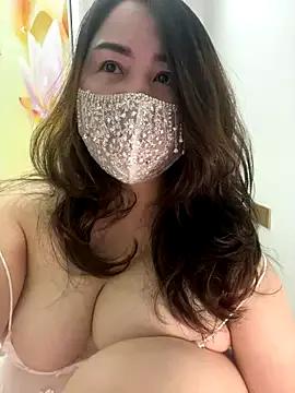 Angie_88 on StripChat