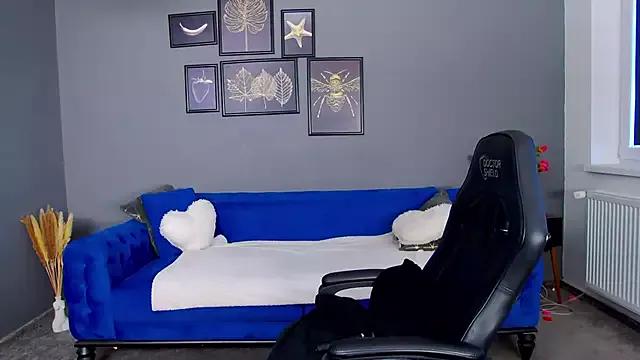 AnneHove on StripChat