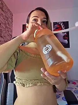 Antonella2_m on StripChat