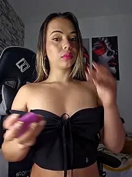 Antonella2_m on StripChat