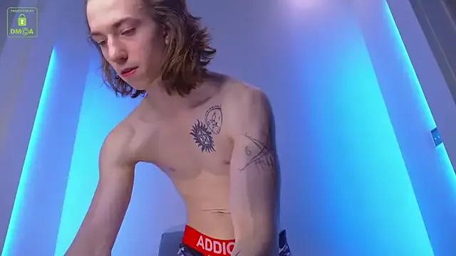 ares_pallini on StripChat