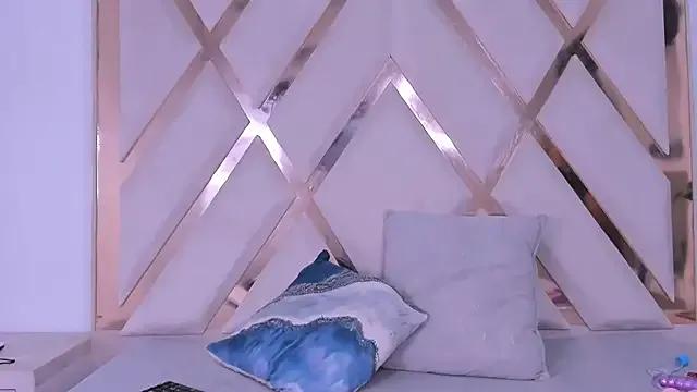 Freechat arielasm on StripChat