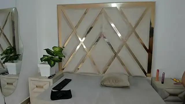 Freechat arielasm on StripChat