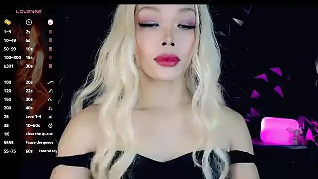 Athena_desire on StripChat