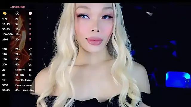 Athena_desire on StripChat