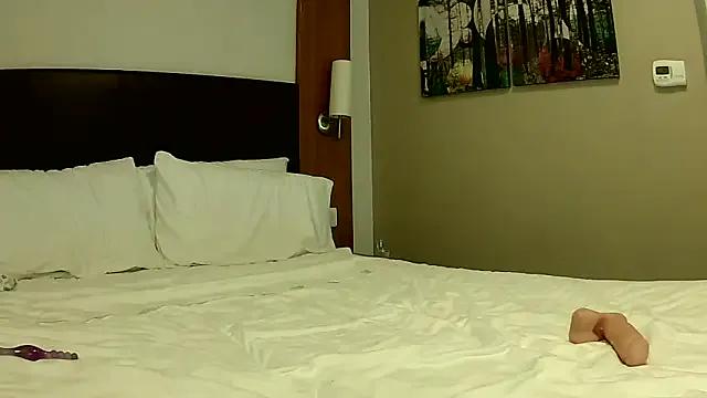 AvaFox_x on StripChat