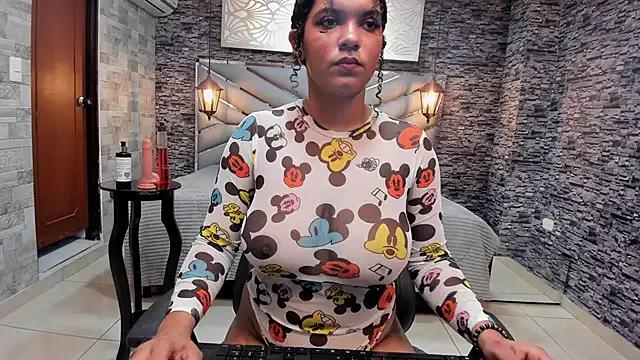 Freechat BellyBigBoobs on StripChat