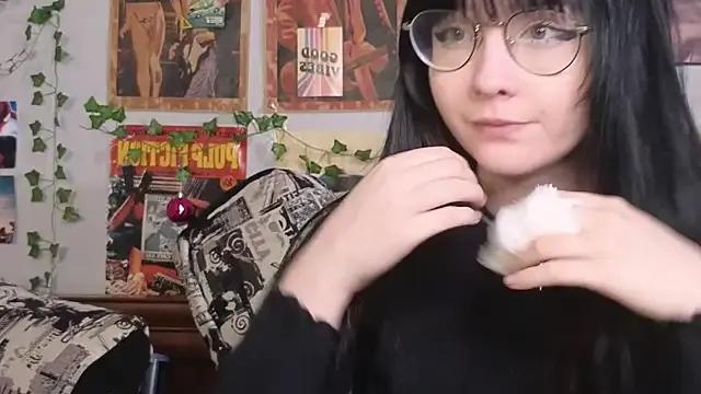 BereniceBattersby on StripChat