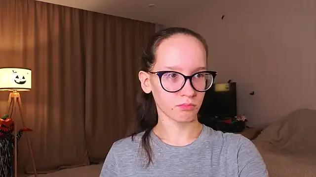 StripChat BettyBrowni is Freechat BettyBrowni — caressing thighs