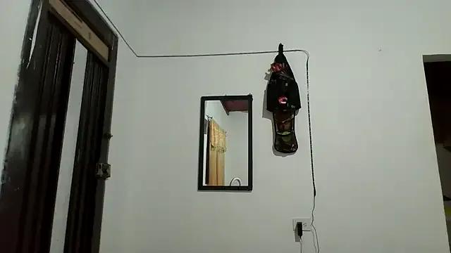 Freechat bigcrisblack on StripChat