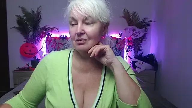 BlondyLeeBest on StripChat