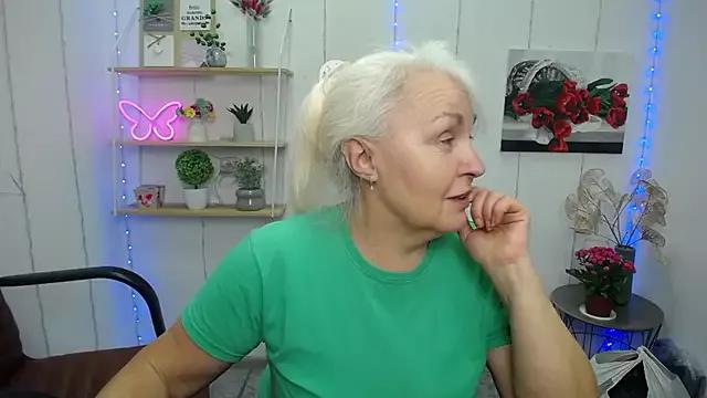 BlondyLeeBest on StripChat