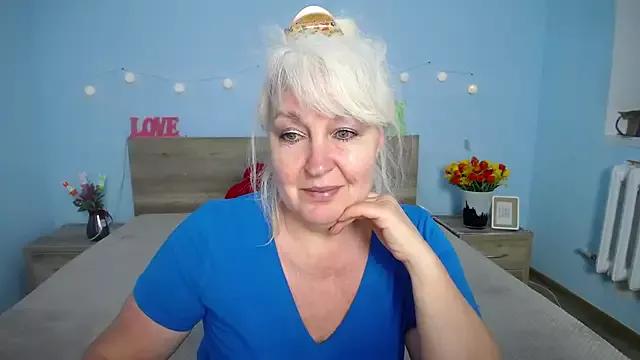 BlondyLeeBest on StripChat