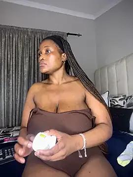 Bustygoddess32 on StripChat