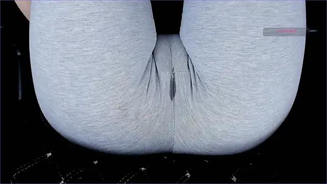Cameltoe_squirt_inPants on StripChat