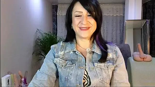 camil_milfdream on StripChat