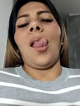 camila_rogue on StripChat