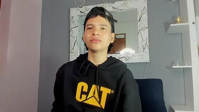 Freechat camillo_virgil on StripChat