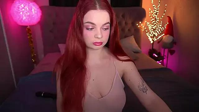 CarolinaDia on StripChat